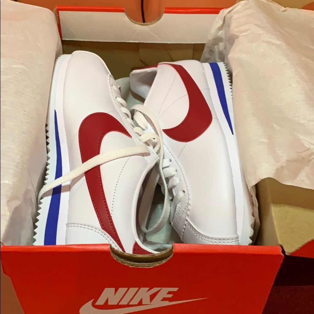 Nike Classic Cortez Sneaker. NWT. Sz 7.5